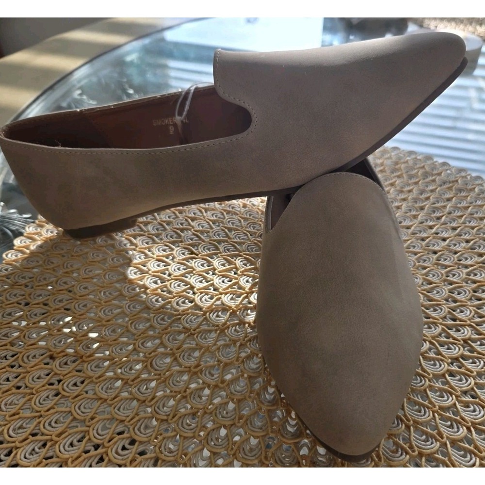 OLIVIA & Kate, New York,  size 9 tan Classic Low  Heels